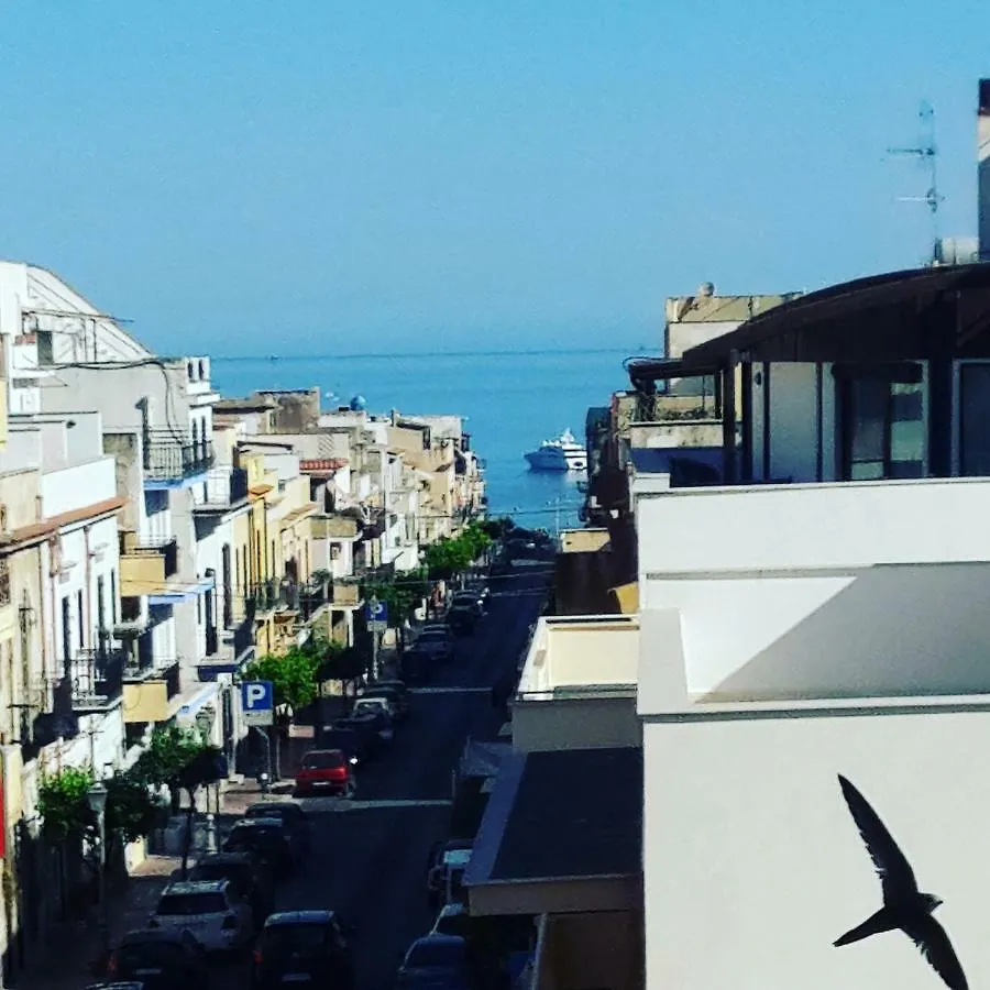 Bed and Breakfast Alma Nua Terrasini 3*,